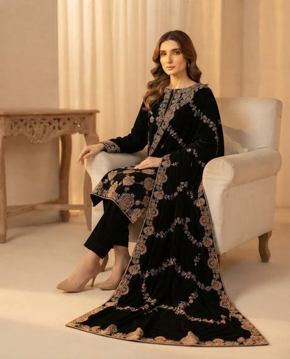 Ladies velvet unstitched suit, winter collection, view 7